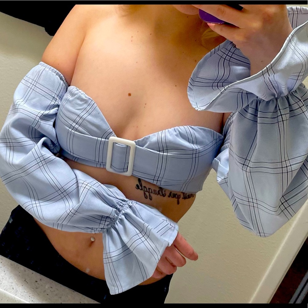 Tiger Mist off the shoulder top